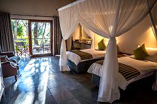 Umbhaba Eco Lodge - Twin Bedroom